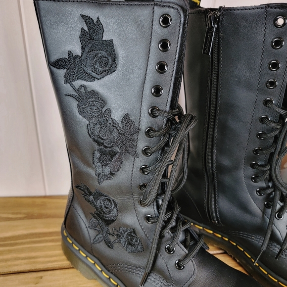 🕊️ *RARE* Dr. Martens Vonda Mono 1914 size 8 - Picture 2 of 8